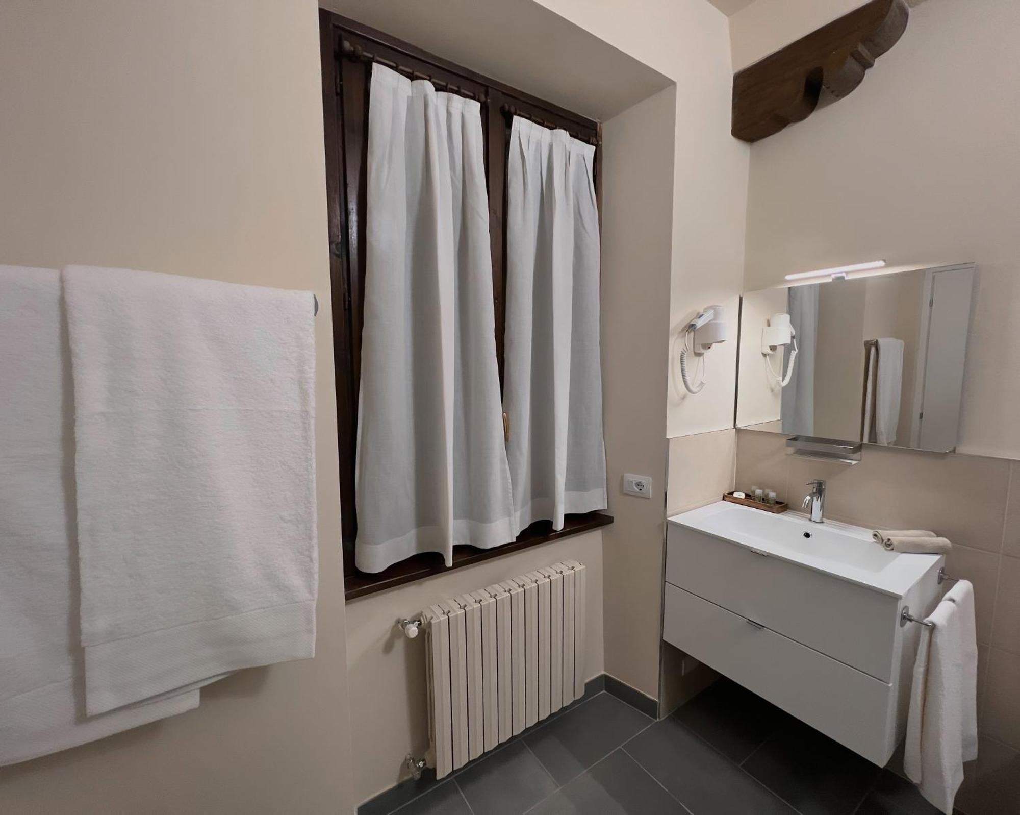 Dimora Conte Cavour Otel Vercelli Oda fotoğraf