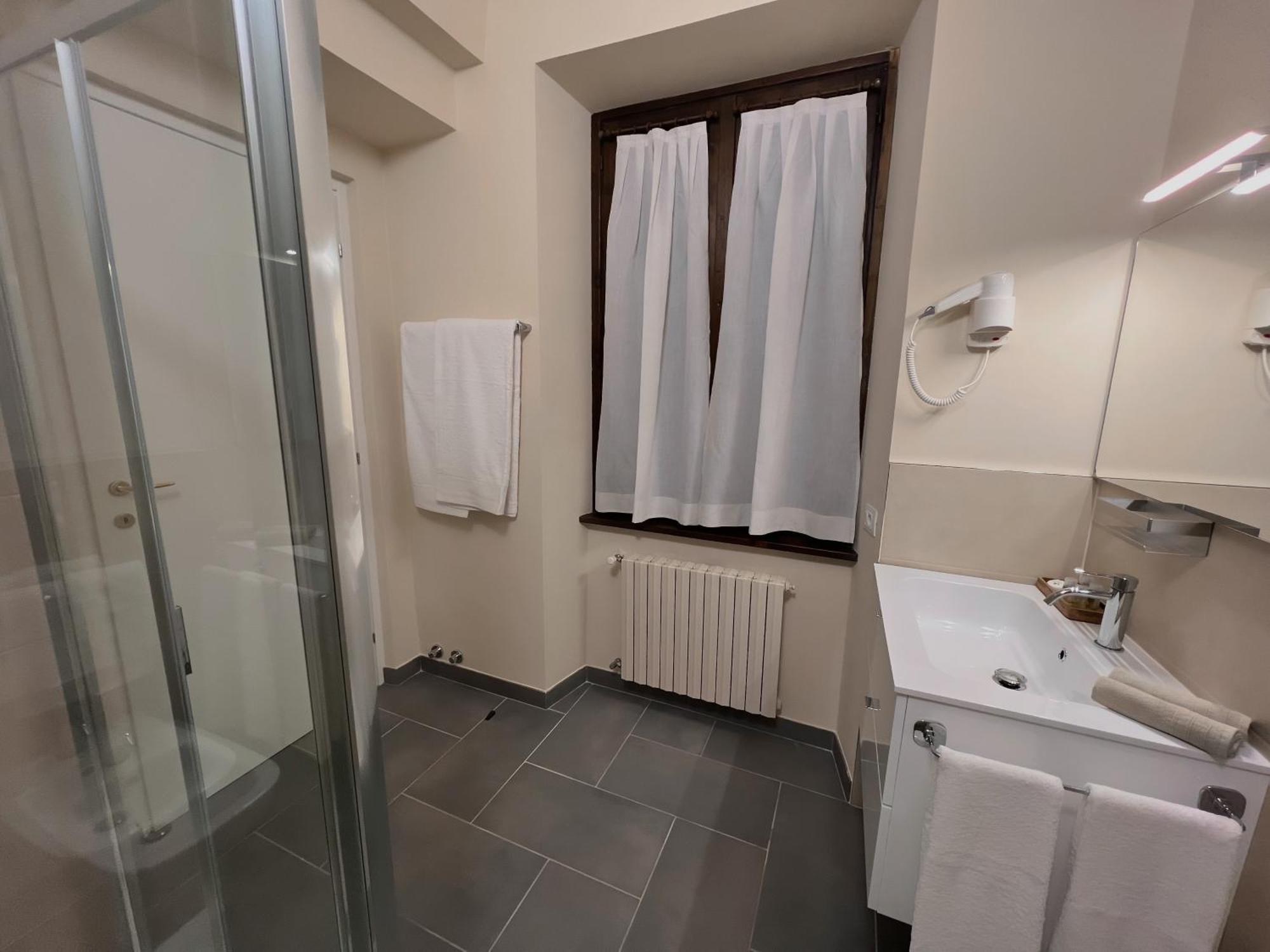 Dimora Conte Cavour Otel Vercelli Oda fotoğraf
